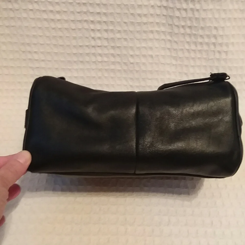Guess Mens Black Leather Travel Toiletry Bag